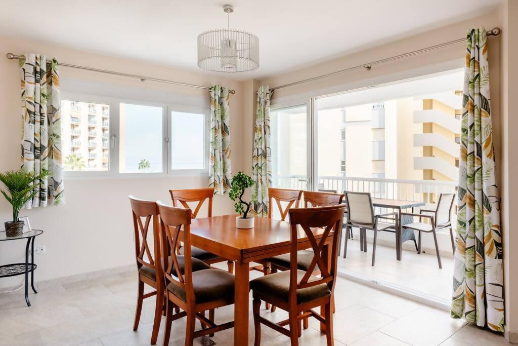Amplio Con Vistas Al Mar Y Piscina En Benalmadena Apartment Ngoại thất bức ảnh