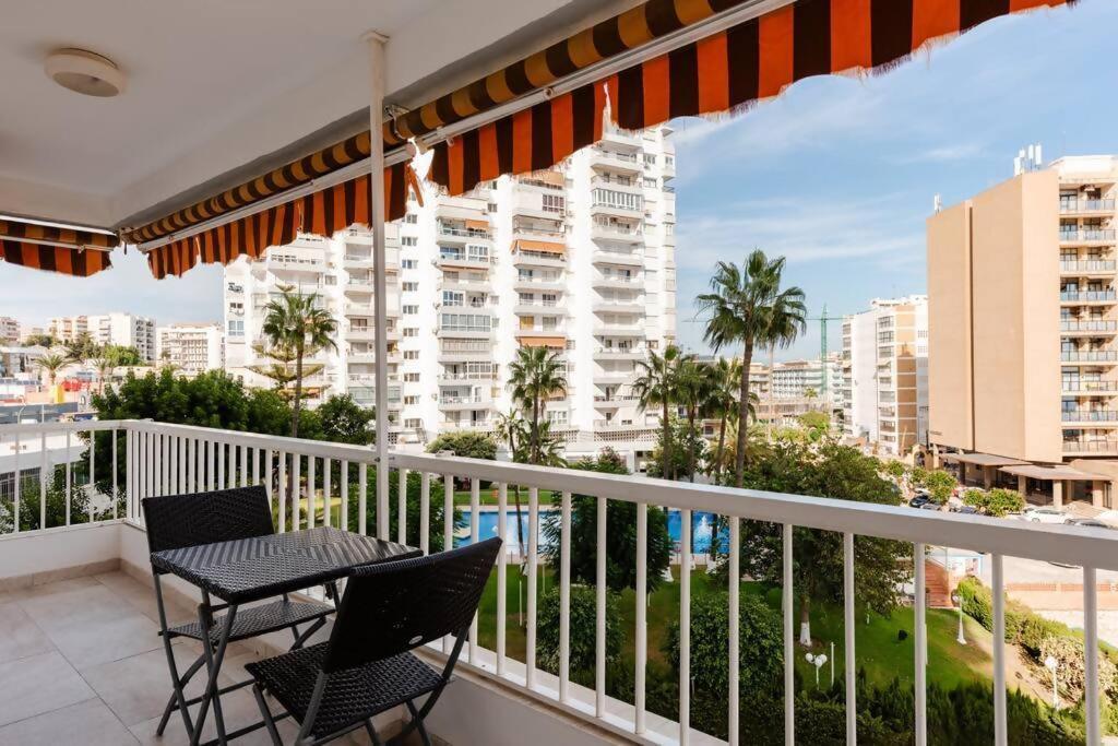Amplio Con Vistas Al Mar Y Piscina En Benalmadena Apartment Ngoại thất bức ảnh