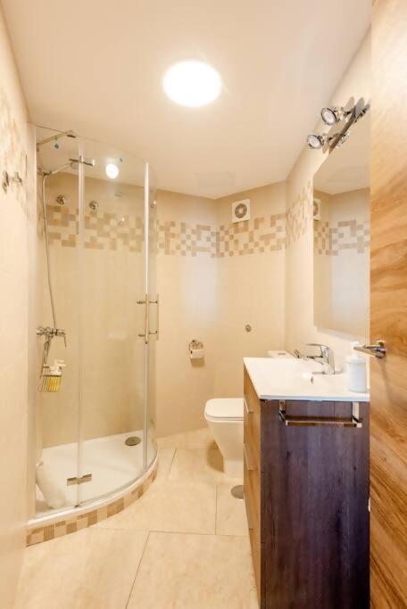 Amplio Con Vistas Al Mar Y Piscina En Benalmadena Apartment Ngoại thất bức ảnh