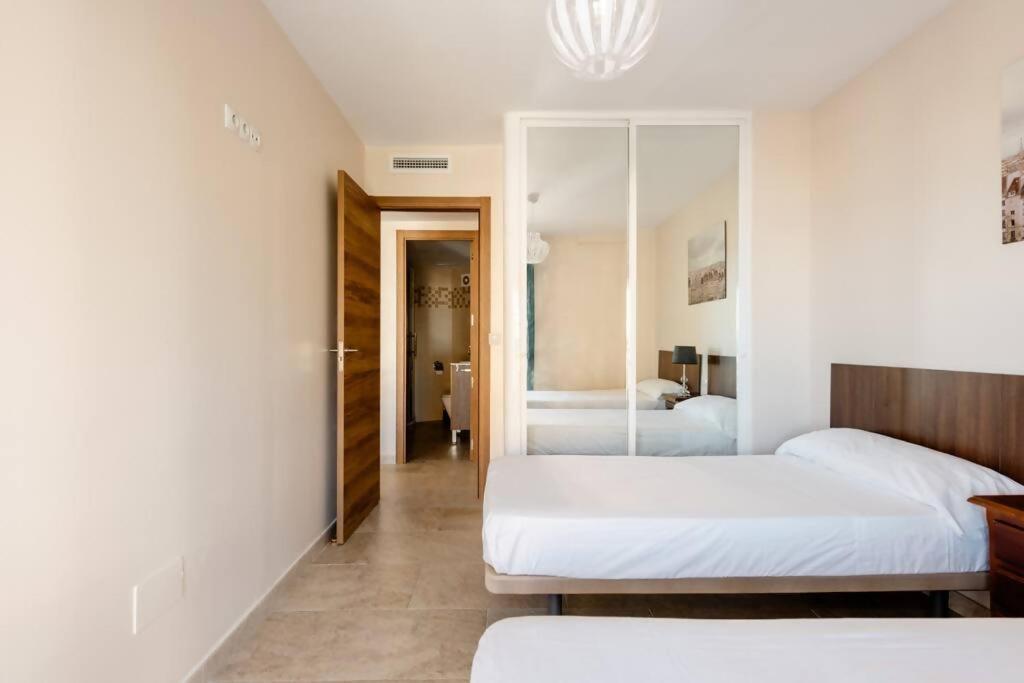 Amplio Con Vistas Al Mar Y Piscina En Benalmadena Apartment Ngoại thất bức ảnh