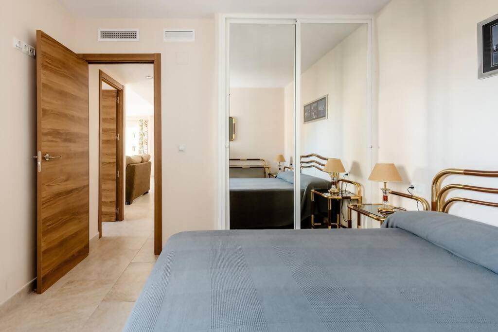 Amplio Con Vistas Al Mar Y Piscina En Benalmadena Apartment Ngoại thất bức ảnh