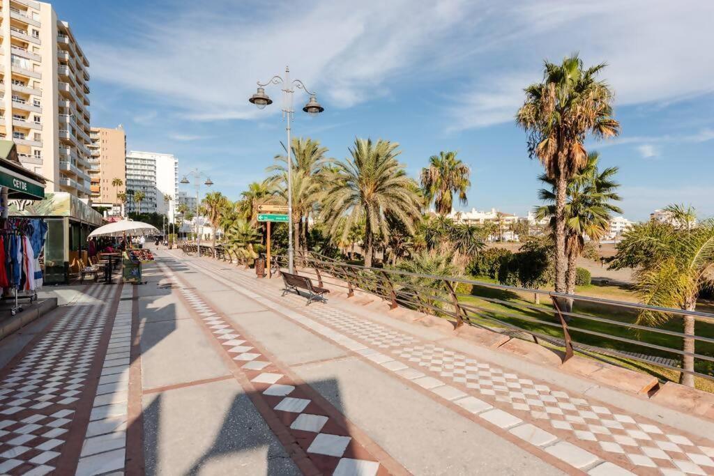 Amplio Con Vistas Al Mar Y Piscina En Benalmadena Apartment Ngoại thất bức ảnh